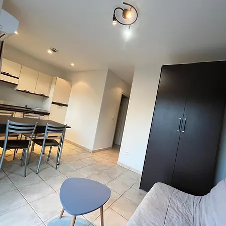 Mini 63 Proche Dans Résidence Avec Piscine à Favone