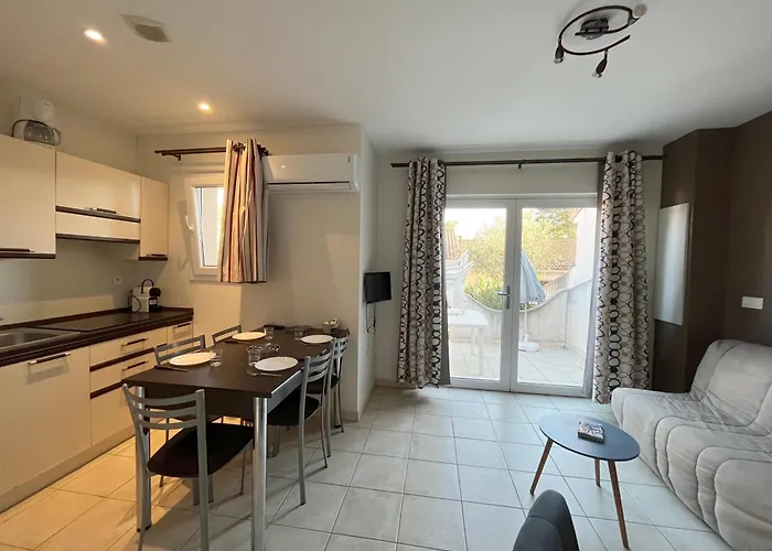 Mini 63 Proche Dans Résidence Avec Piscine à Favone Apartamento